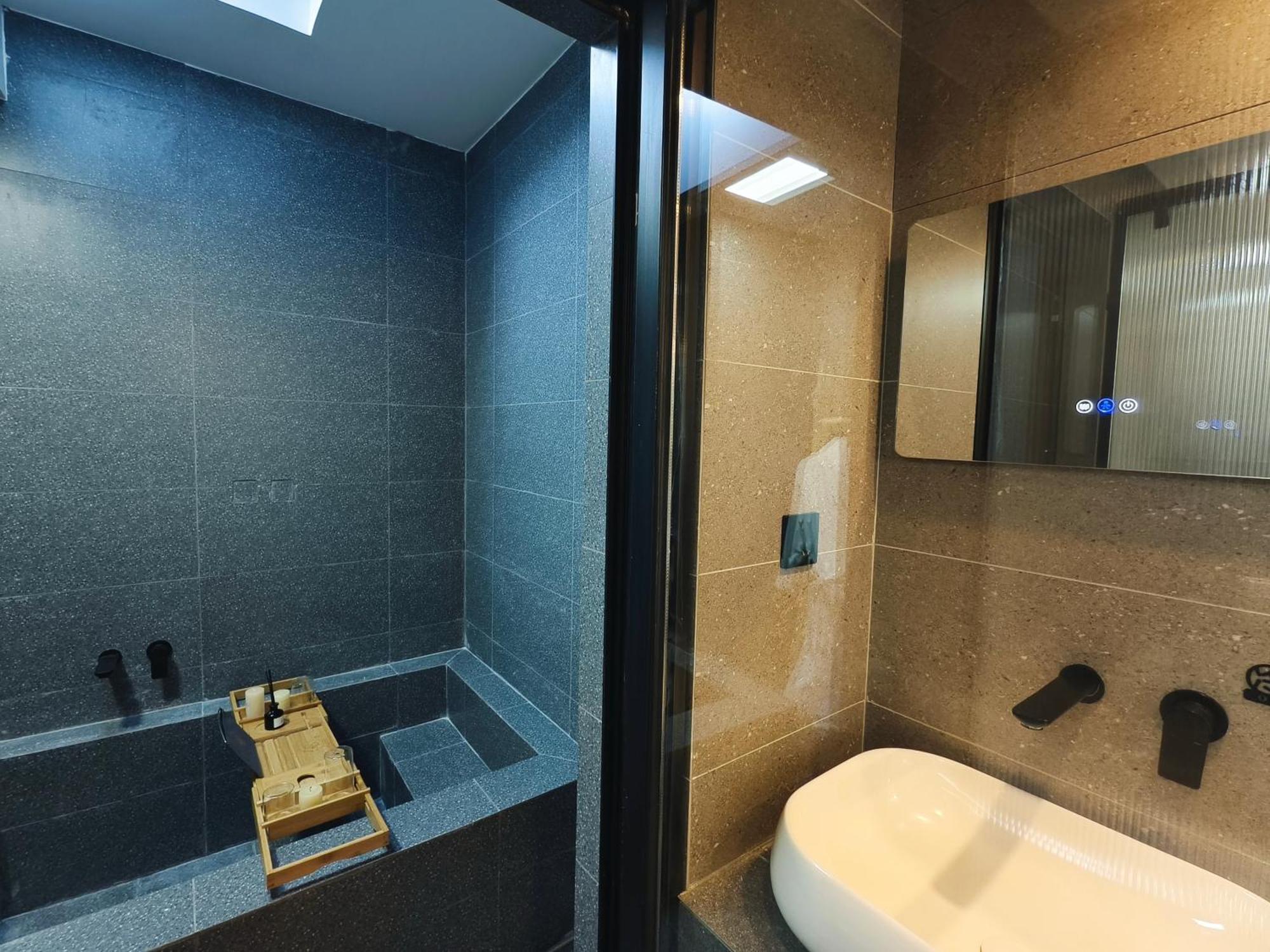 Beijing Hills & Hutong City Retreat Near Forbidden City & Line 4 Multi-Room Options מראה חיצוני תמונה